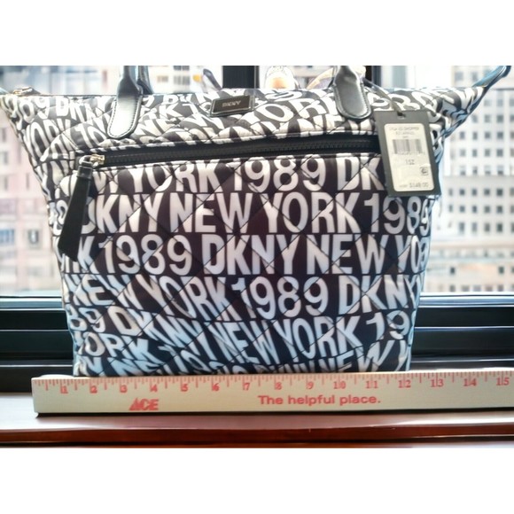 NWT DKNY Womens LYLA Quilted Black White Softshell Zip Large Shopper Tote Gift - Picture 9 of 15